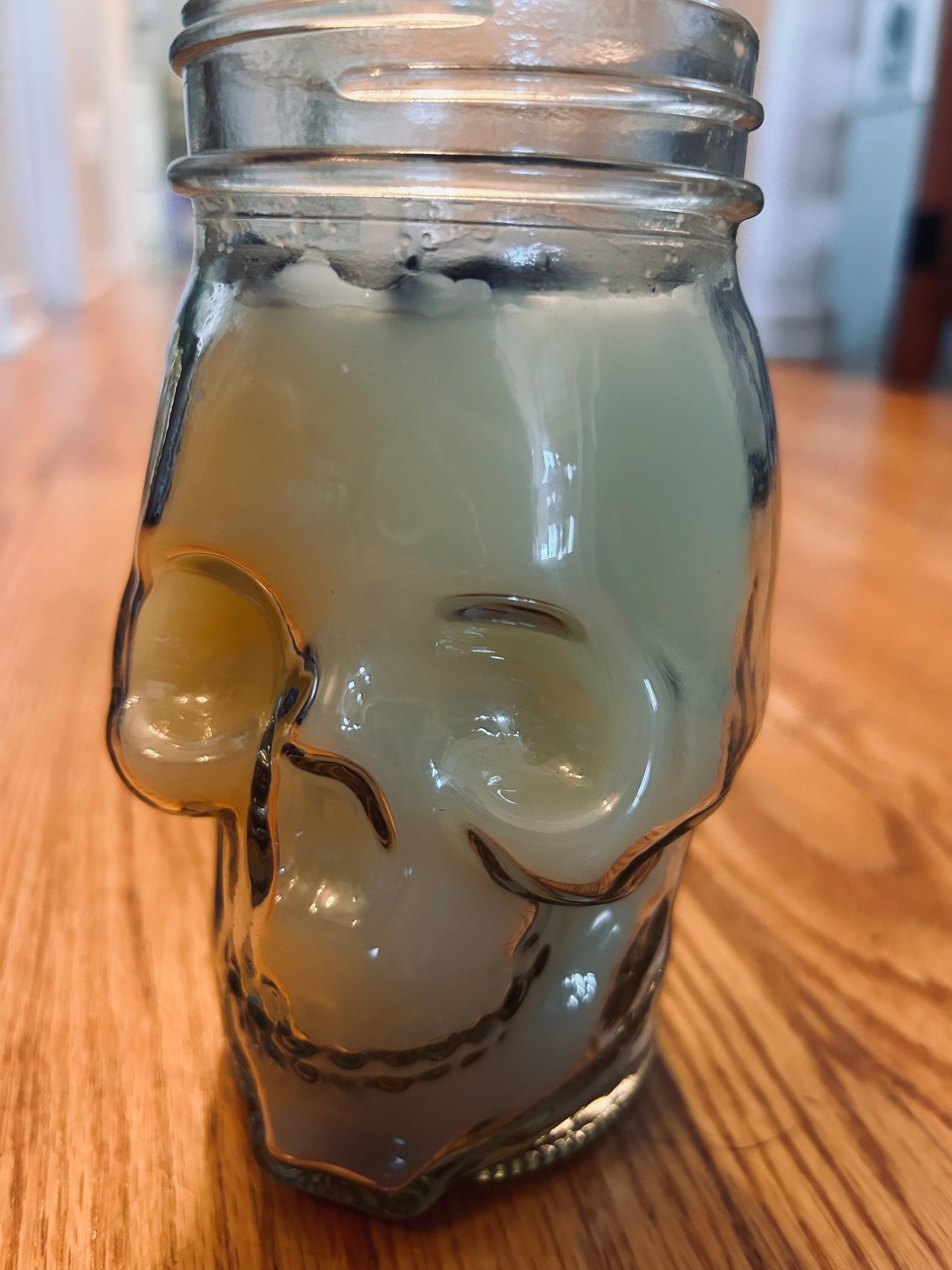 Eclipse Skull Candle: "I release past trauma"